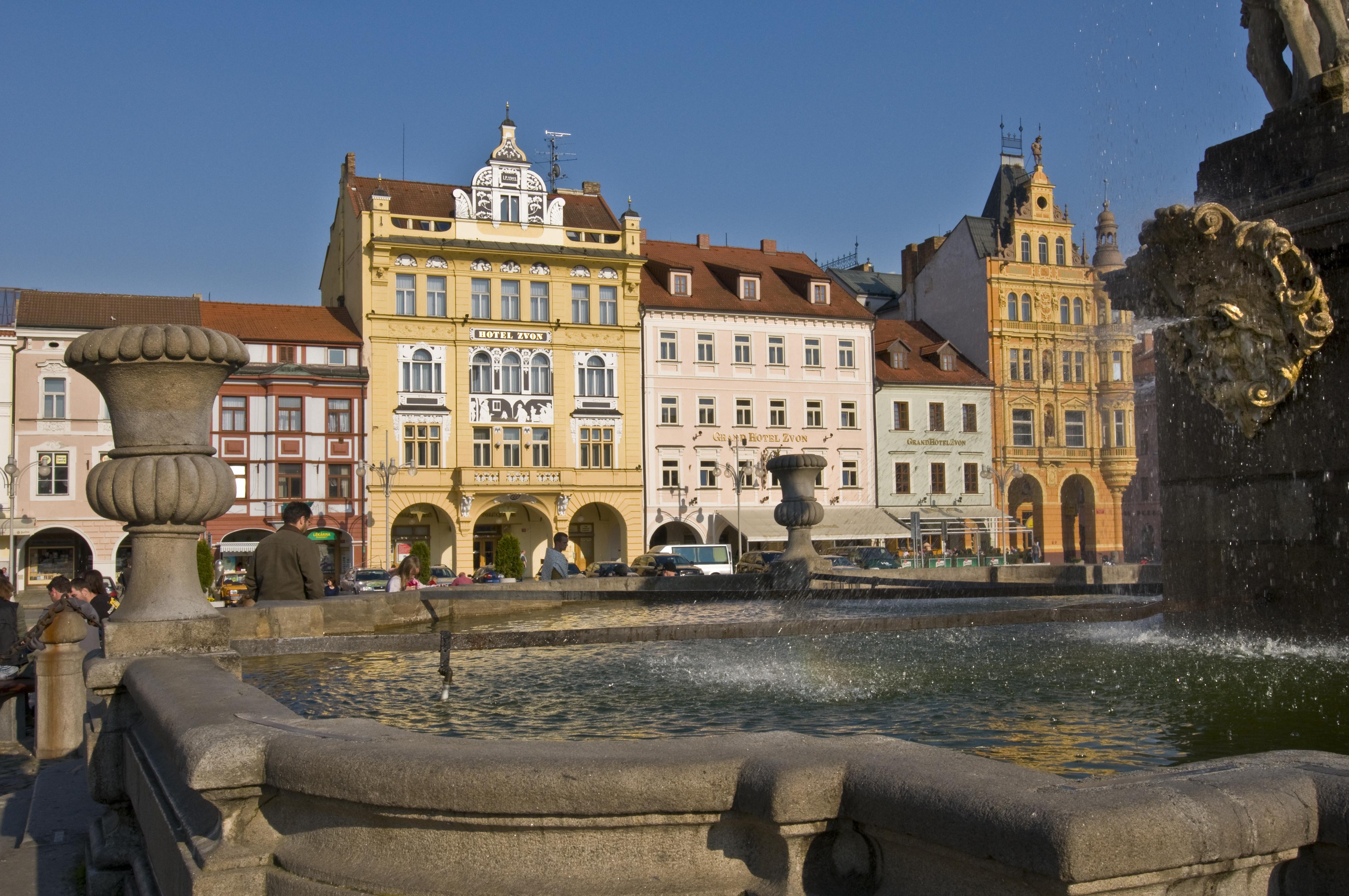 Grandhotel Zvon Ceske Budejovice Bagian luar foto