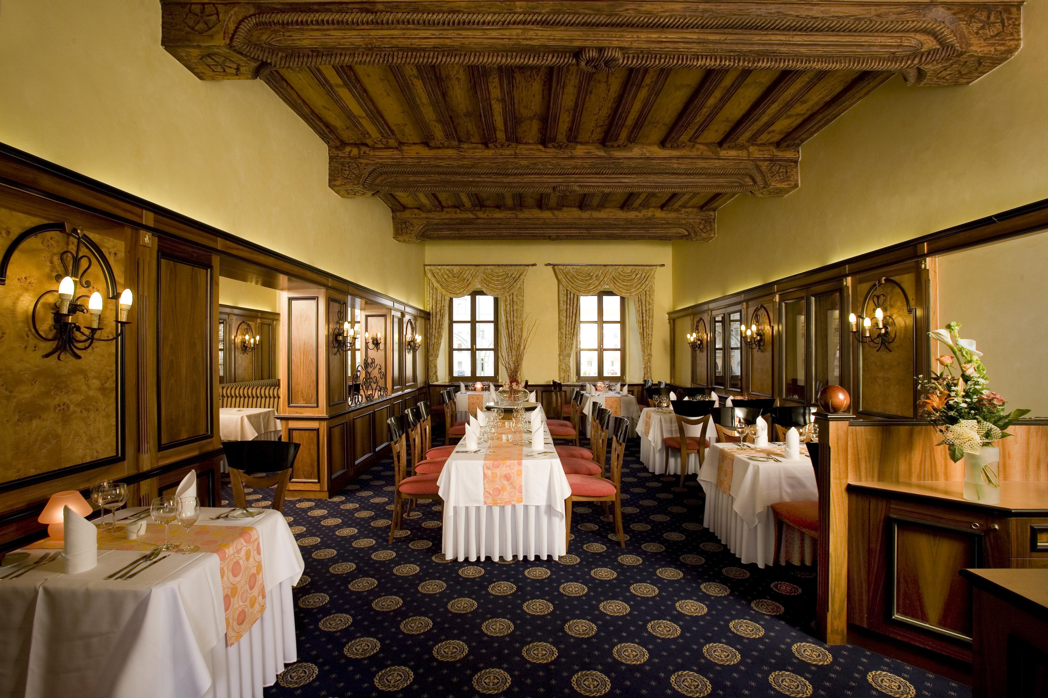 Grandhotel Zvon Ceske Budejovice Restoran foto
