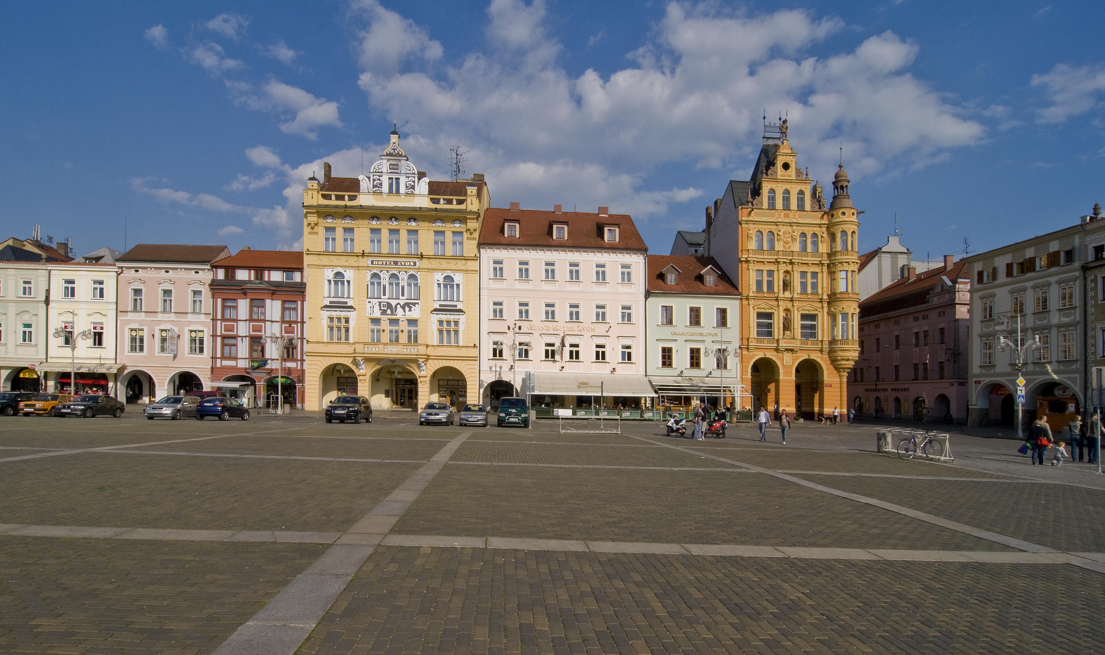 Grandhotel Zvon Ceske Budejovice Bagian luar foto