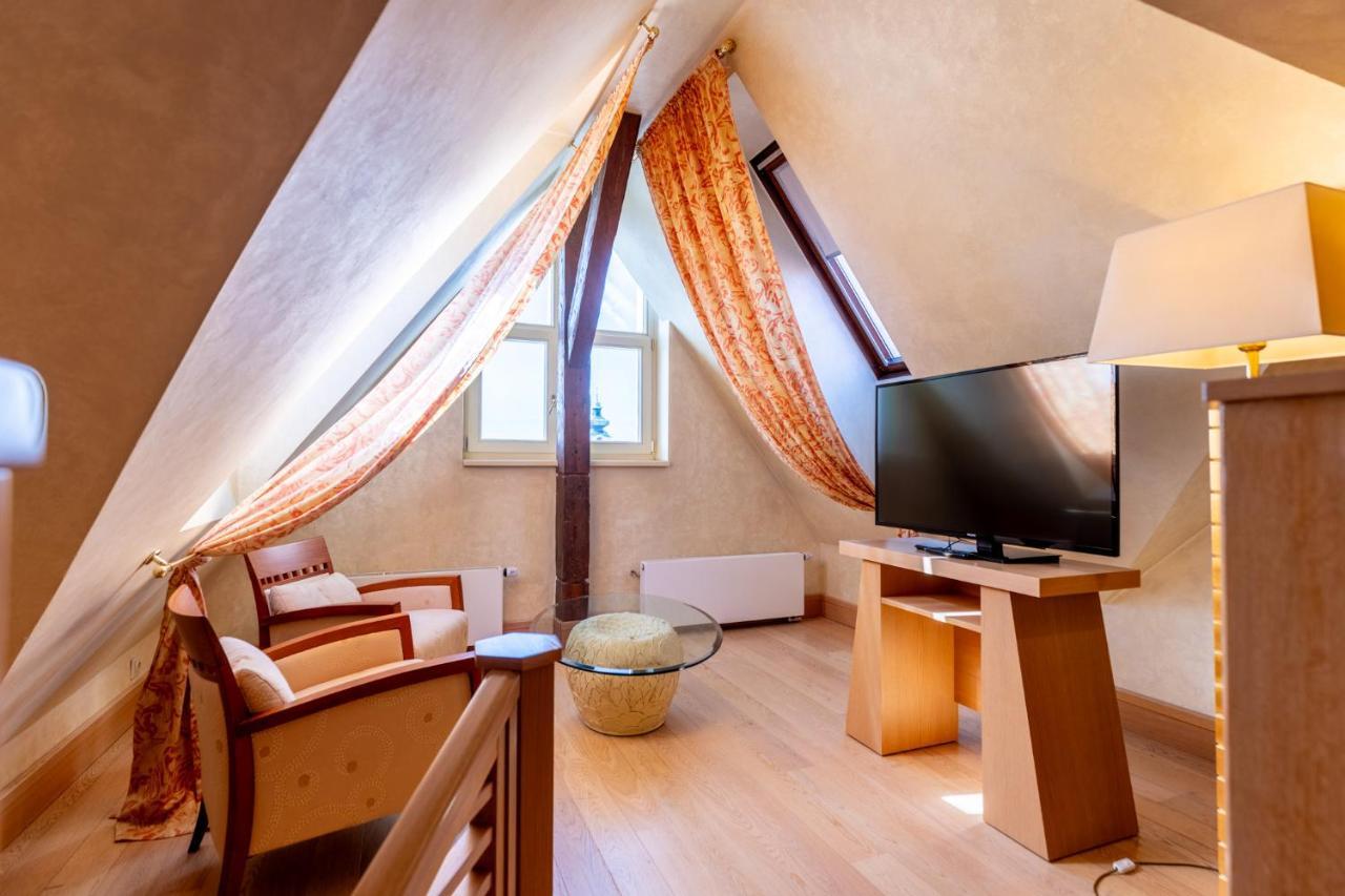 Grandhotel Zvon Ceske Budejovice Bagian luar foto
