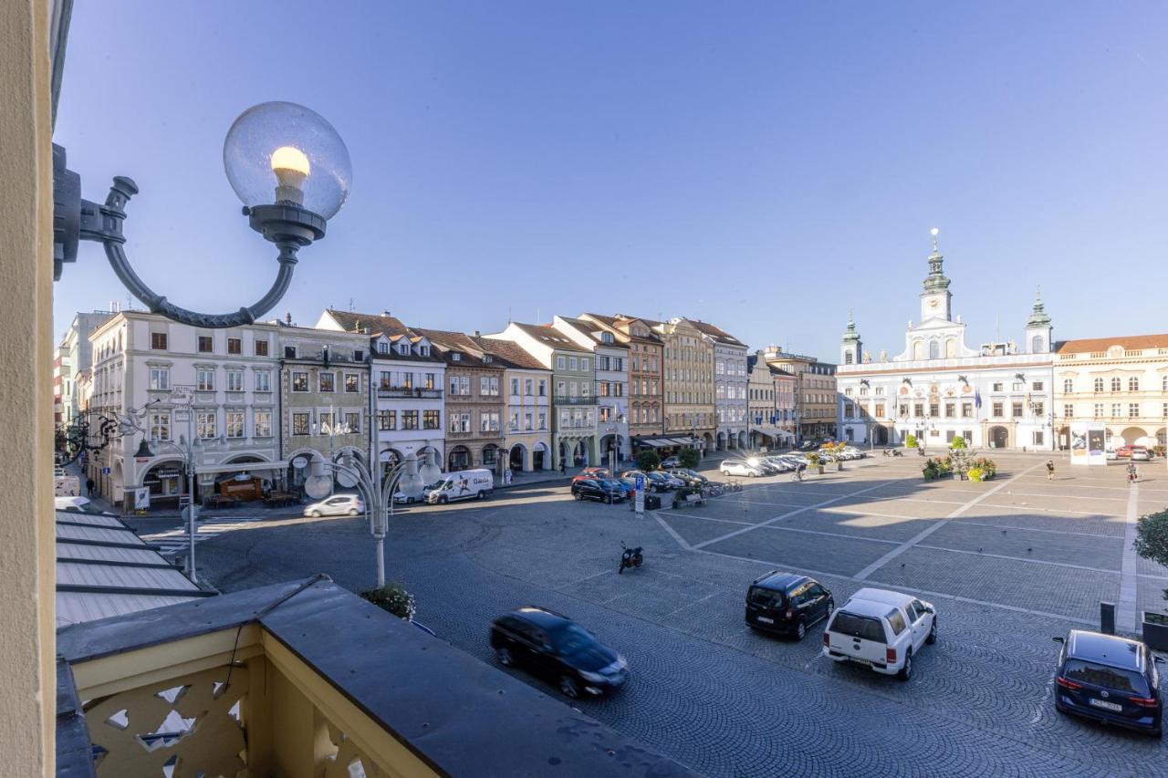 Grandhotel Zvon Ceske Budejovice Bagian luar foto
