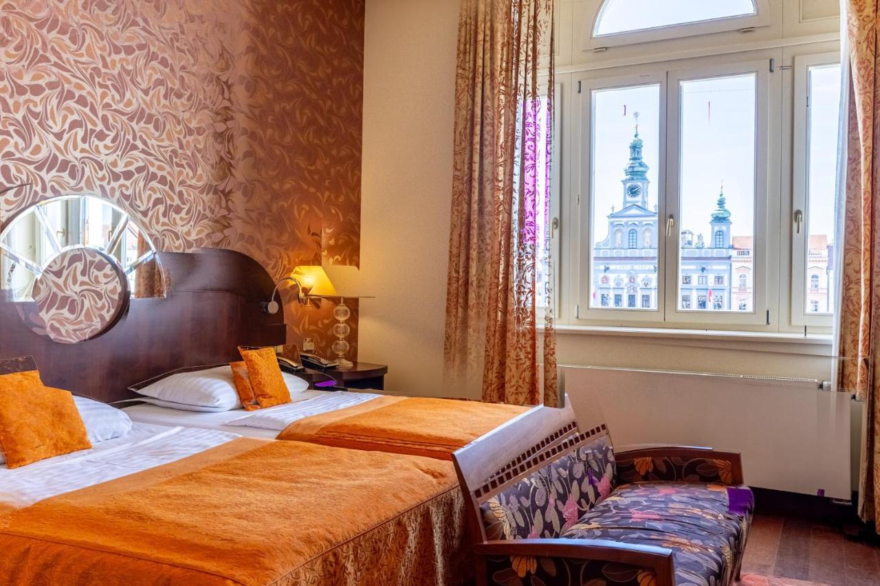 Grandhotel Zvon Ceske Budejovice Bagian luar foto