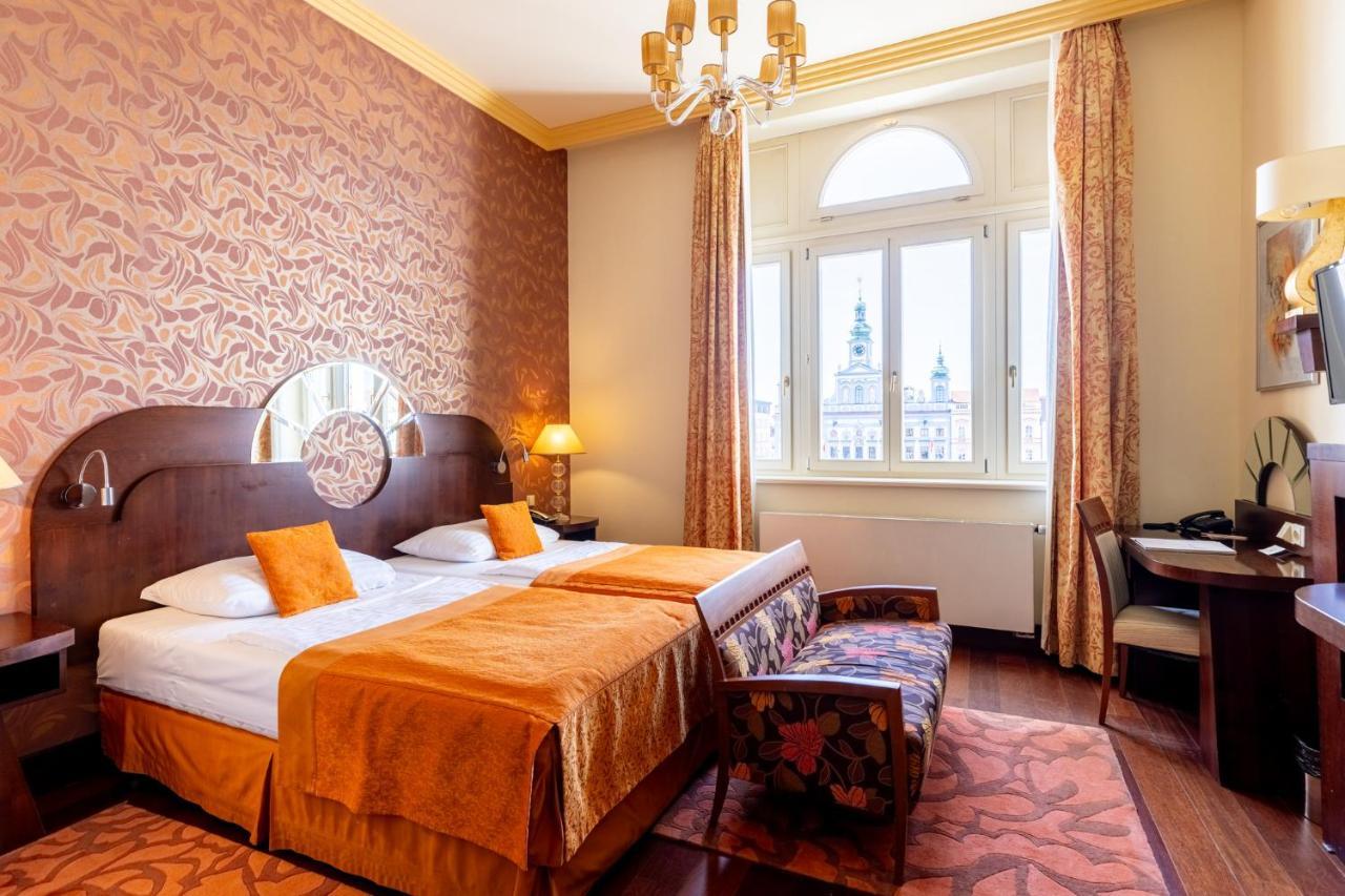 Grandhotel Zvon Ceske Budejovice Bagian luar foto