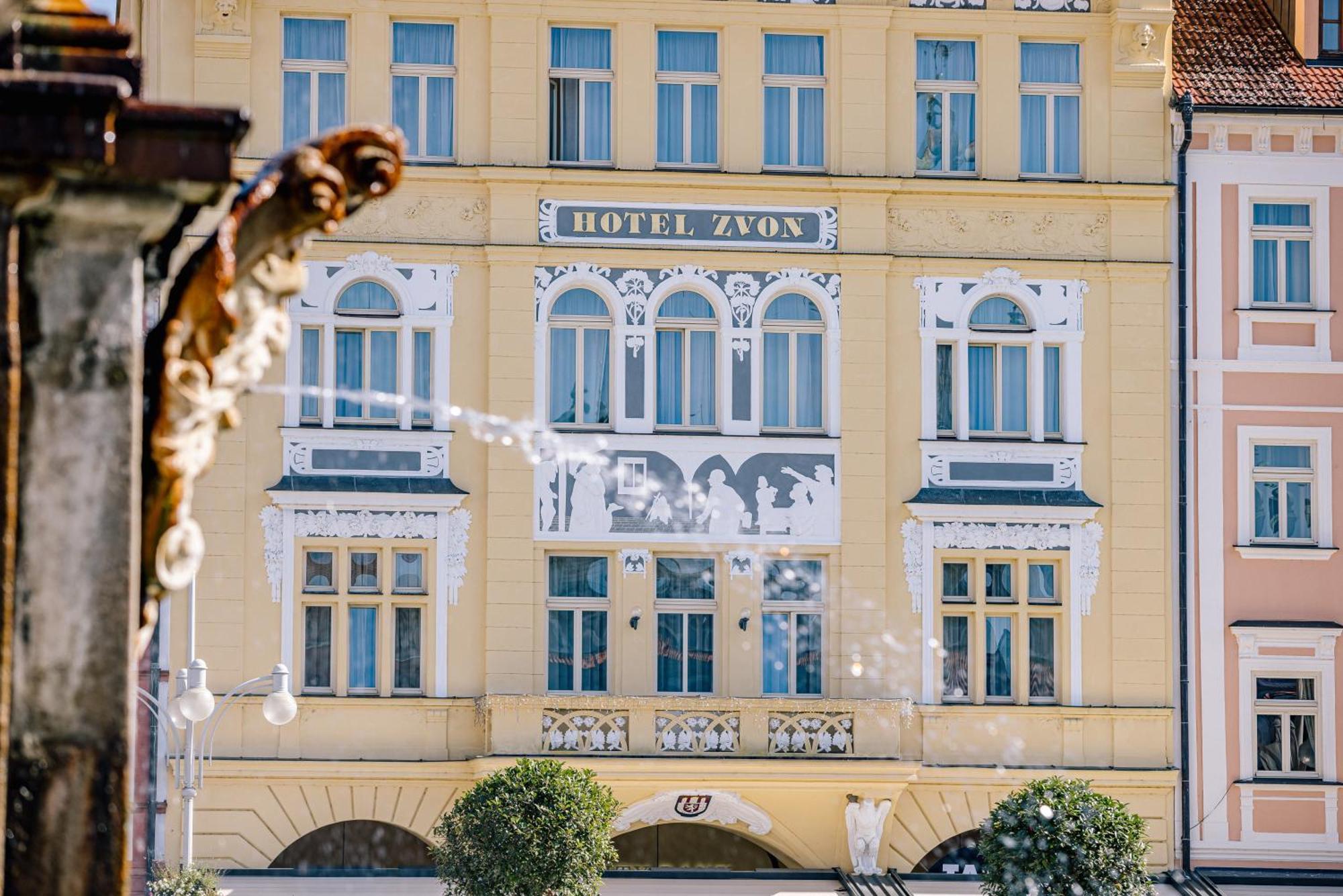 Grandhotel Zvon Ceske Budejovice Bagian luar foto