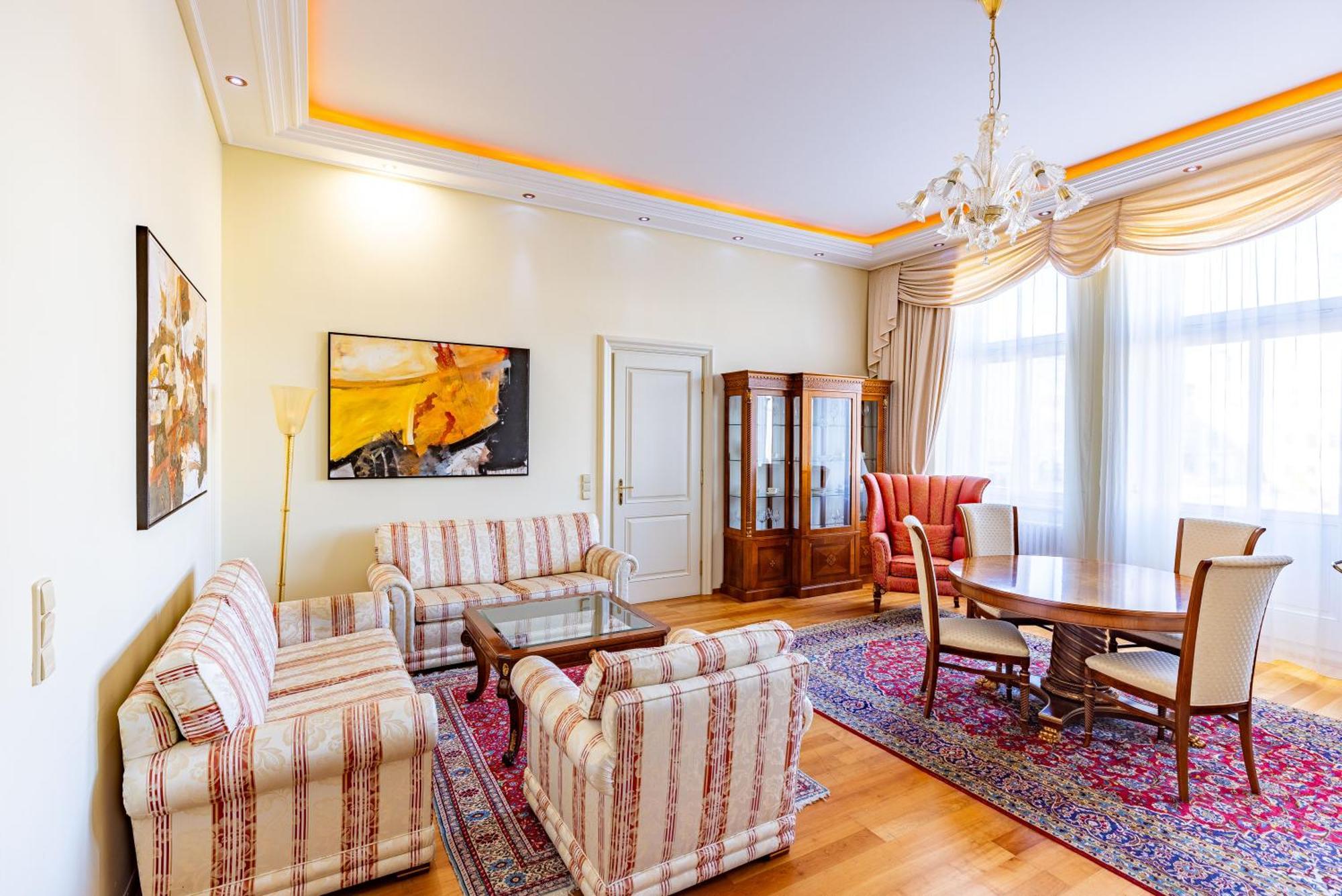 Grandhotel Zvon Ceske Budejovice Bagian luar foto