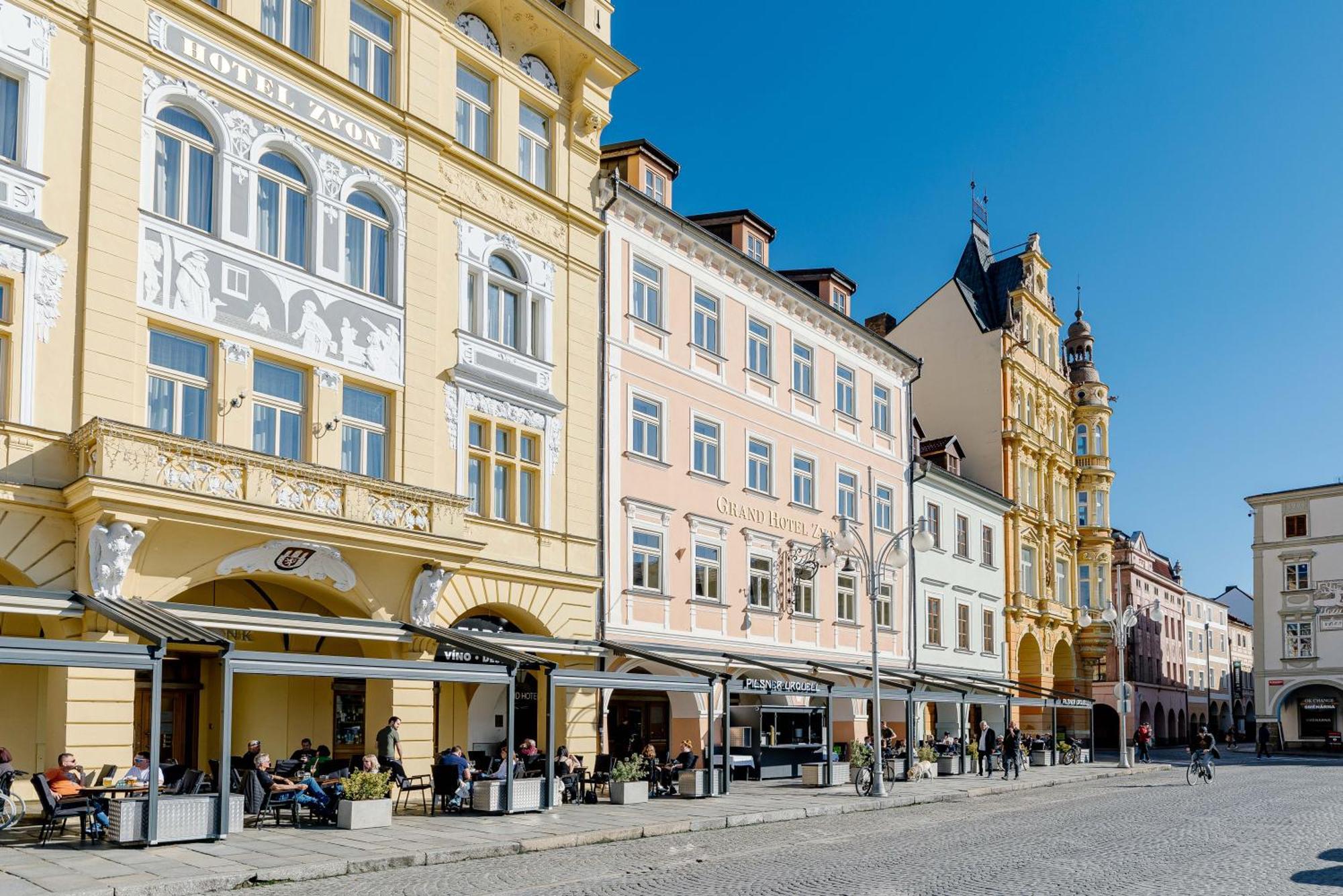 Grandhotel Zvon Ceske Budejovice Bagian luar foto