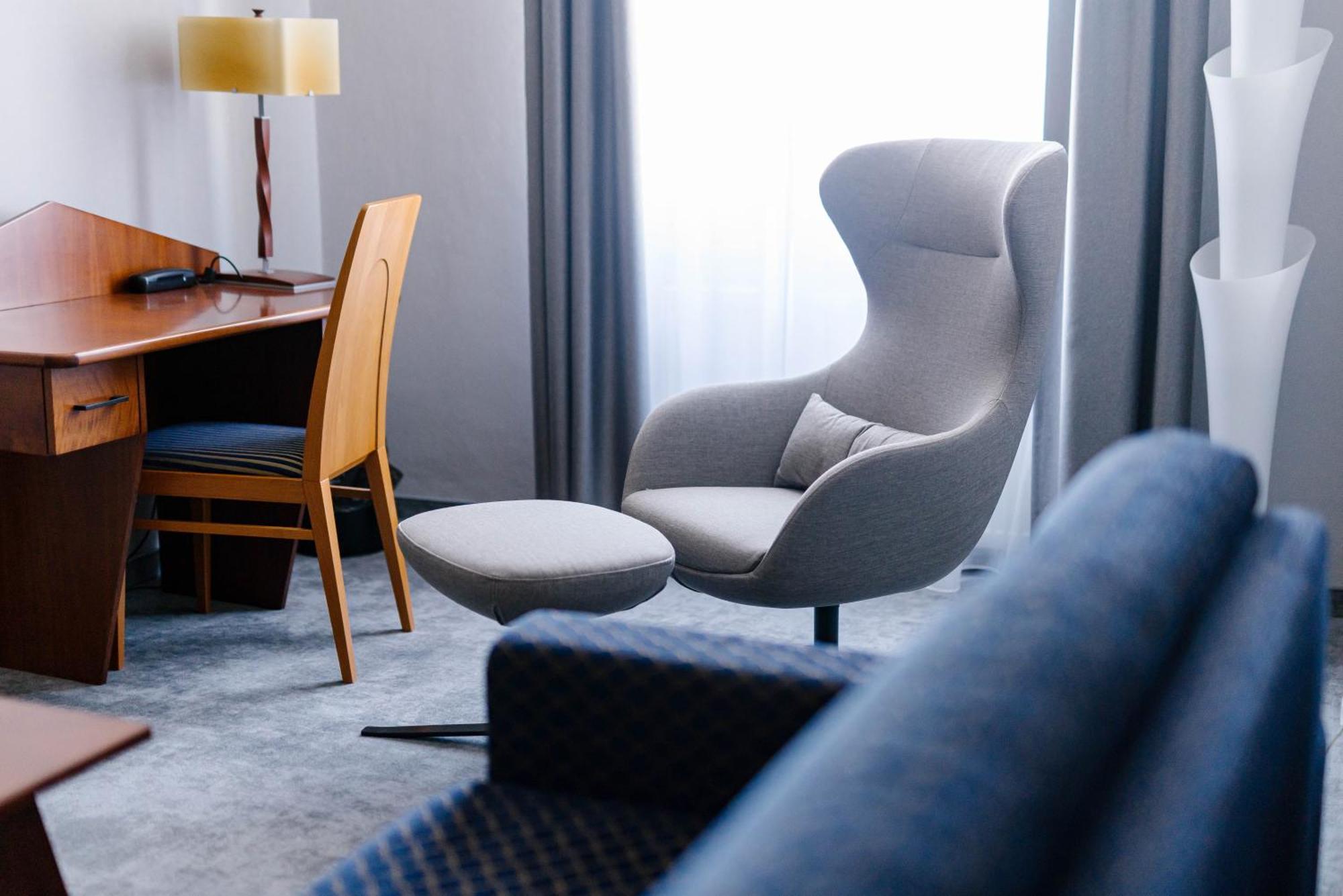 Grandhotel Zvon Ceske Budejovice Bagian luar foto