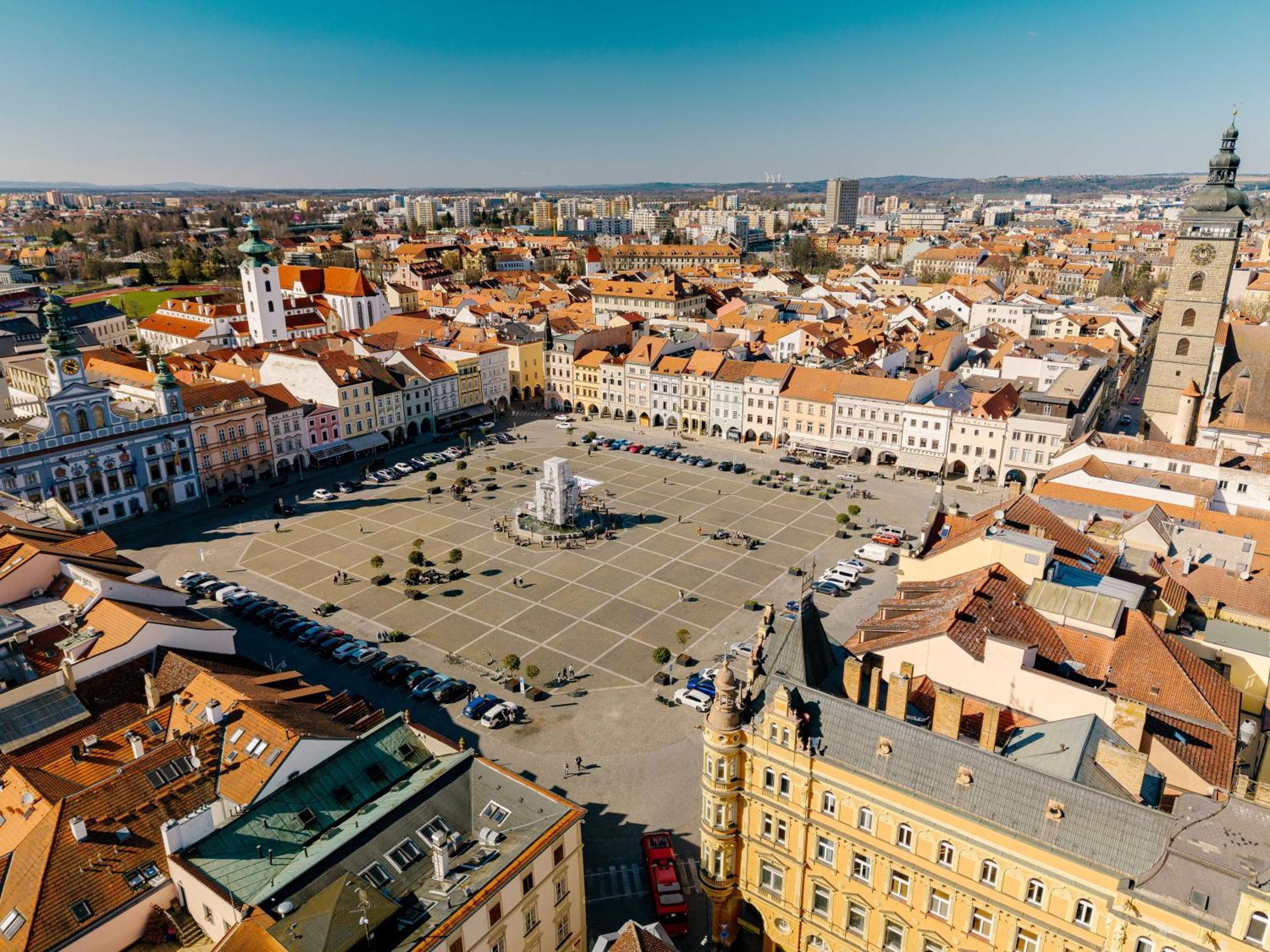 Grandhotel Zvon Ceske Budejovice Bagian luar foto